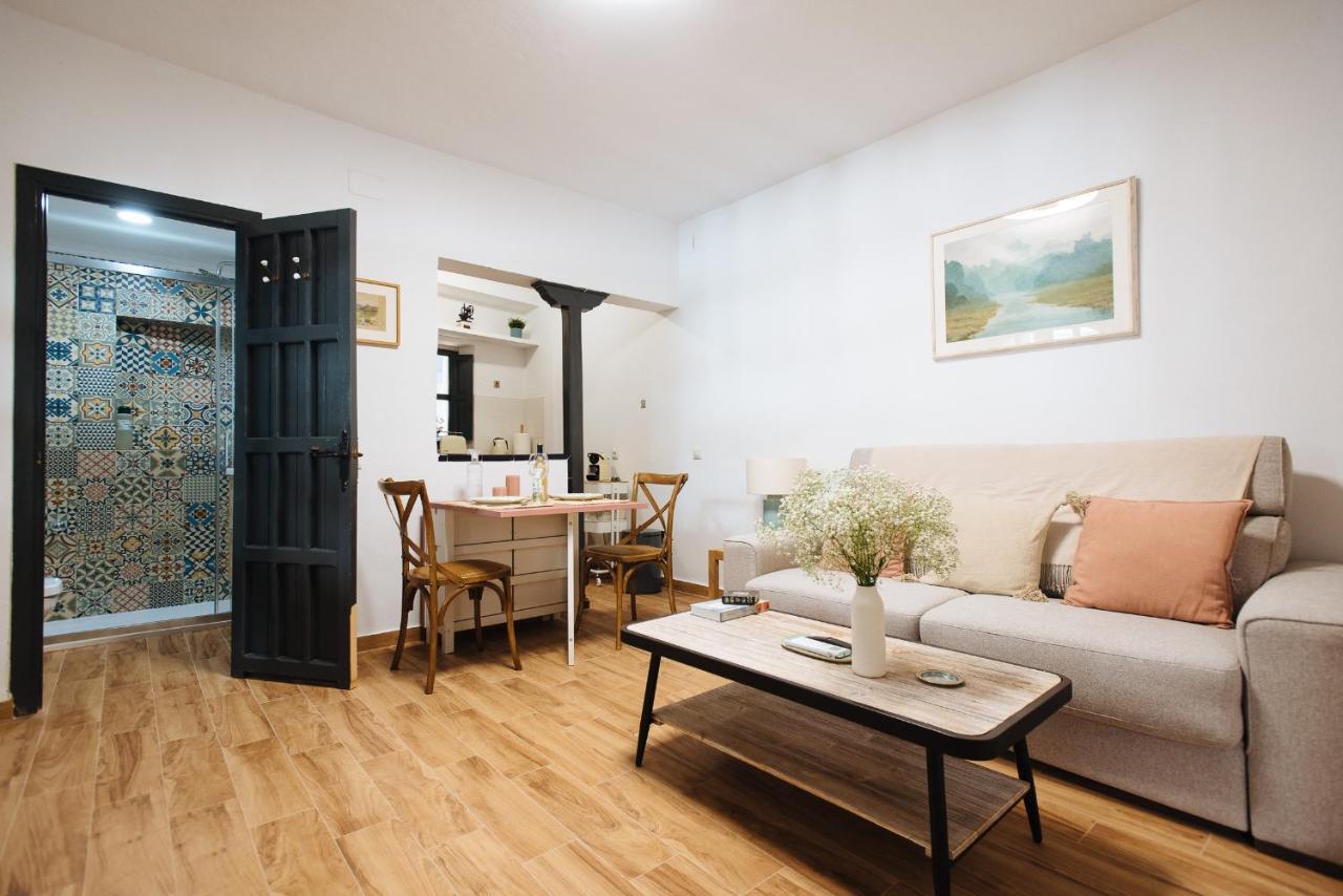 Aitana's Retreat With Charming Garden Apartamento Sevilla