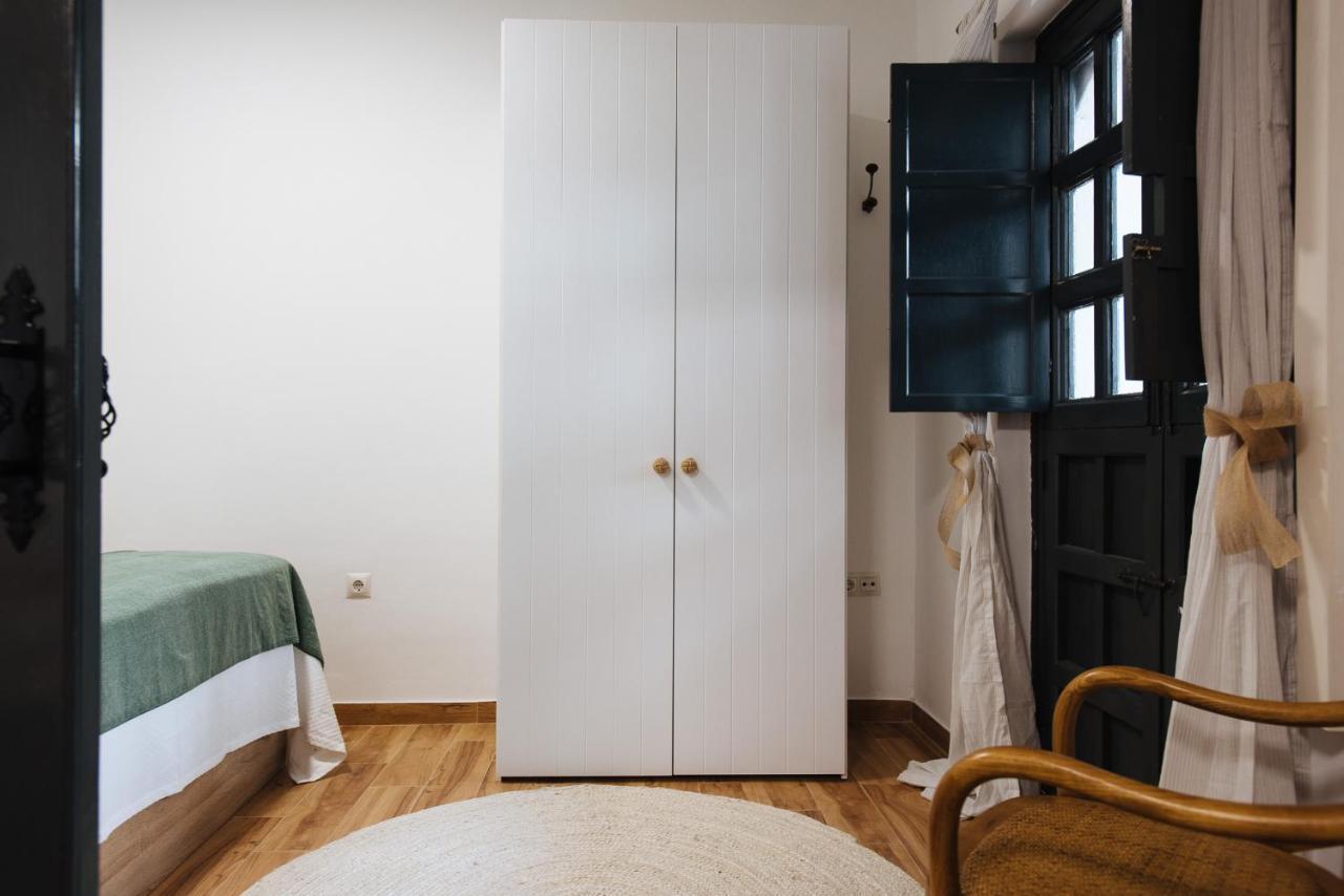 Apartamento Aitana's Retreat With Charming Garden Sevilla