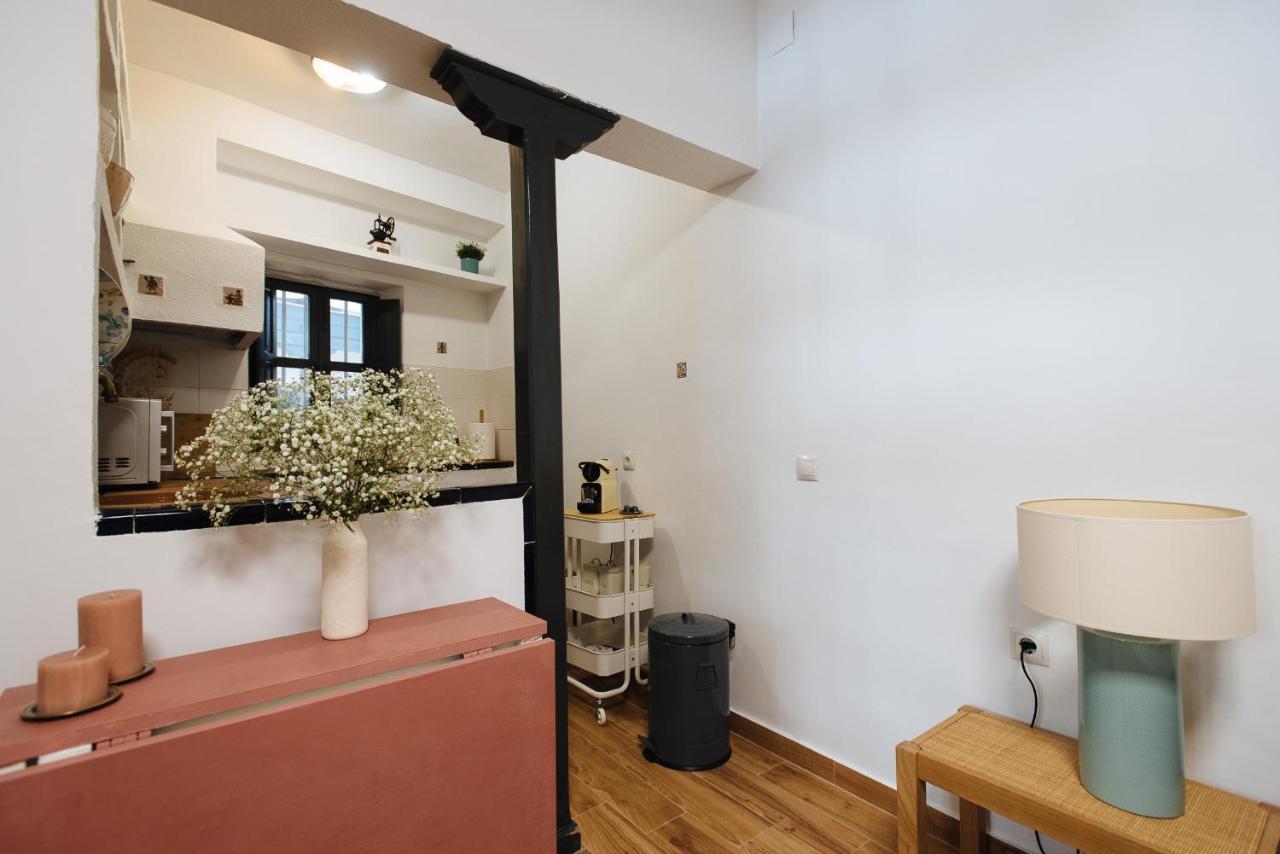 Aitana's Retreat With Charming Garden Apartamento