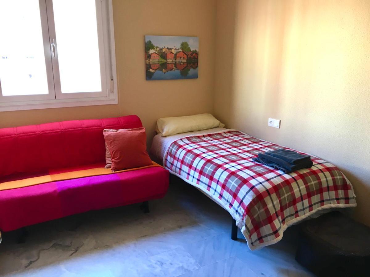 Apartamento Junto A Fibes, Amplio, Luminoso, Con Piscina Y Parking