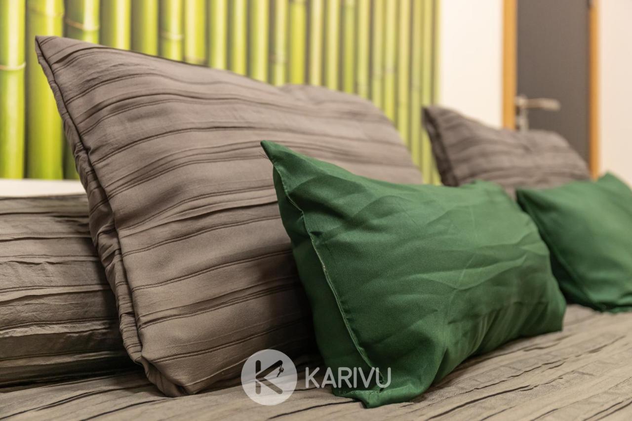 Estudio Karivu Señor De La Sentencia * Sevilla