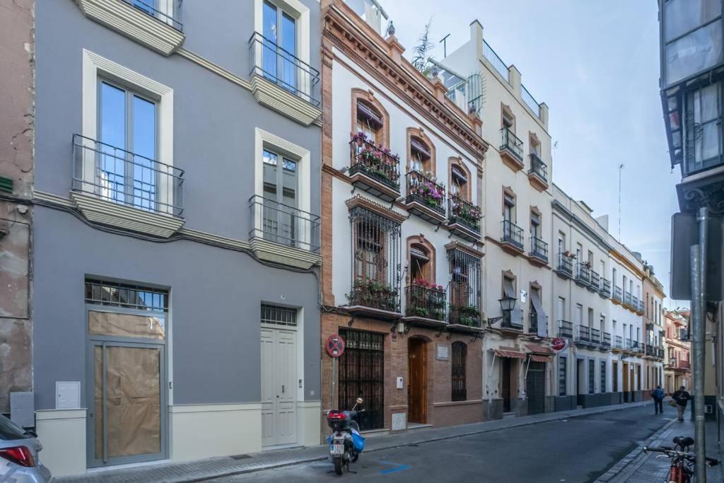 Pequeño Palacete Calle Santas Patronas *