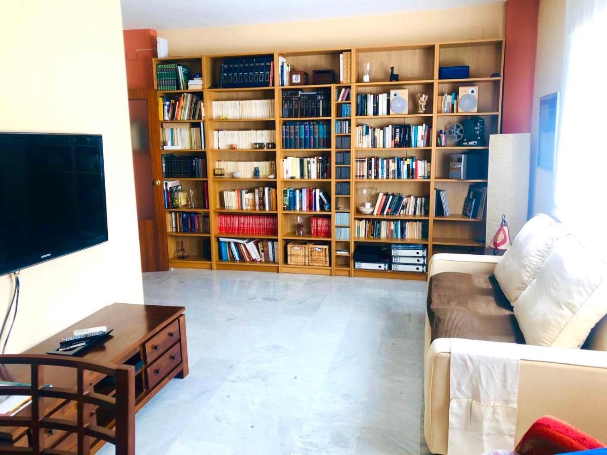 Junto A Fibes, Amplio, Luminoso, Con Piscina Y Parking Apartamento