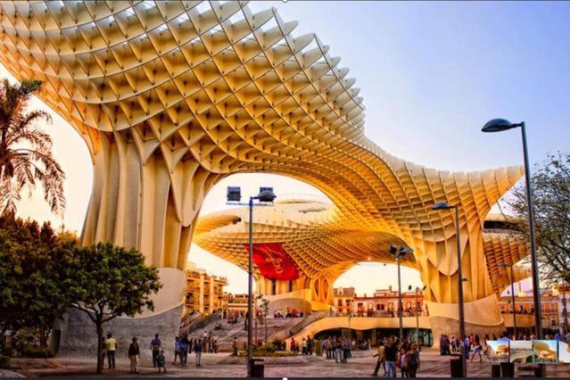 En Metropol Parasol Apartamento