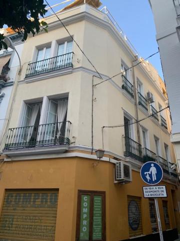 Stunning Attic With Private Terrace And Parking Optional * Seville