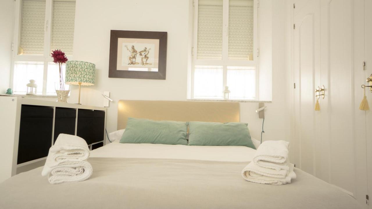 Rentalsevilla Luminoso Estudio Junto A La Giralda Apartamento Sevilla