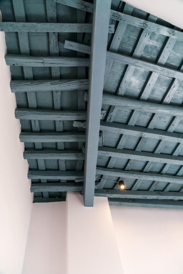 Leoncillos * Seville