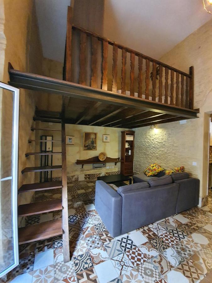 Apartamento Coqueto Dúpex En El Casto Antiguo De Triana