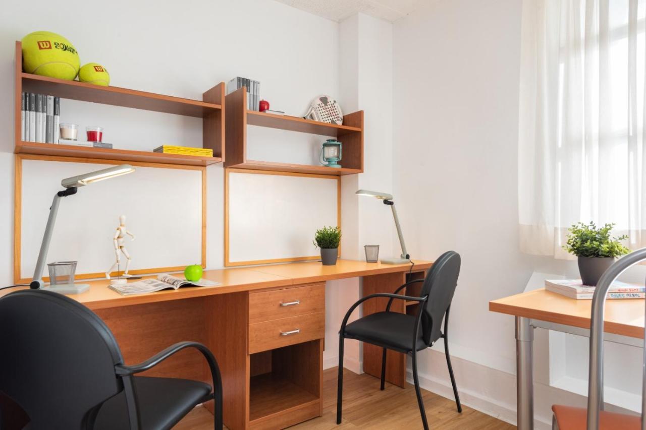 Apartamento Residencia Universitaria Celestino Mutis Sevilla