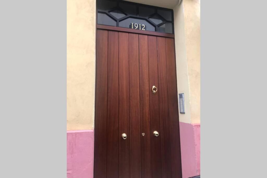 Apartamento San Roque. Street Lecha Marzo.