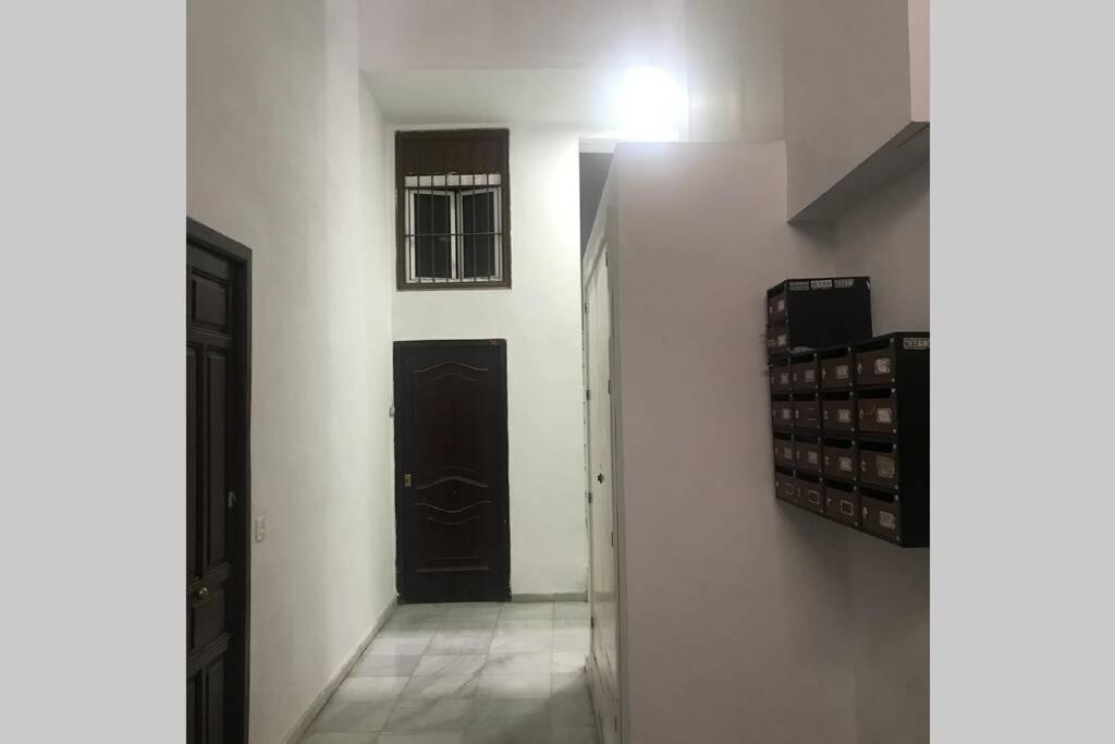 Apartamento San Roque. Street Lecha Marzo. *