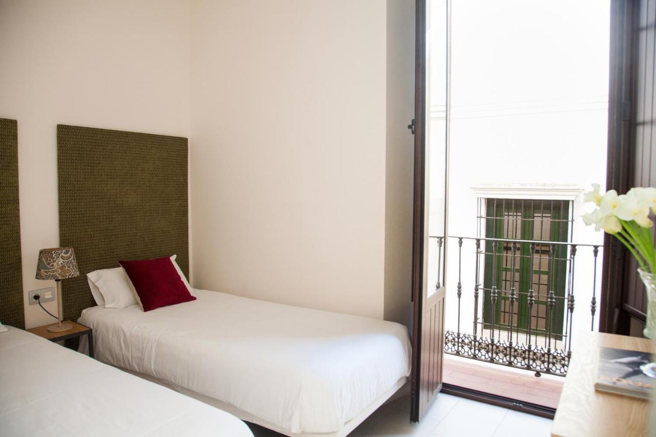 Guzman El Bueno Apartment