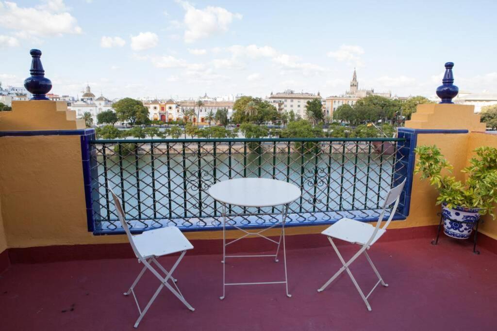 Triana En Plena Calle Betis Maravilloso Apart. *