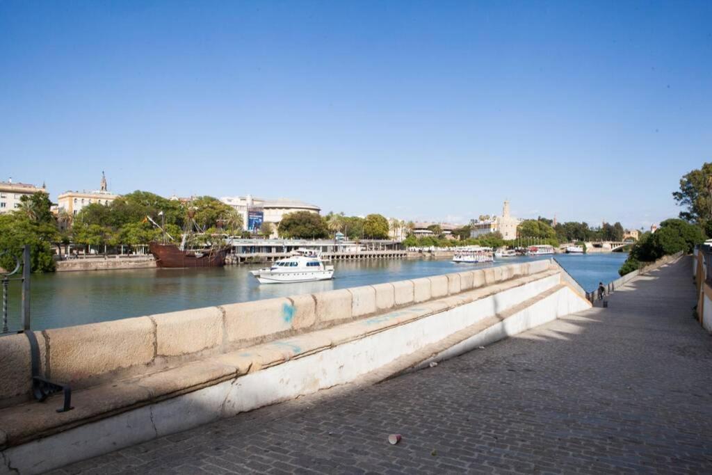 Apartamento Triana En Plena Calle Betis Maravilloso Apart.