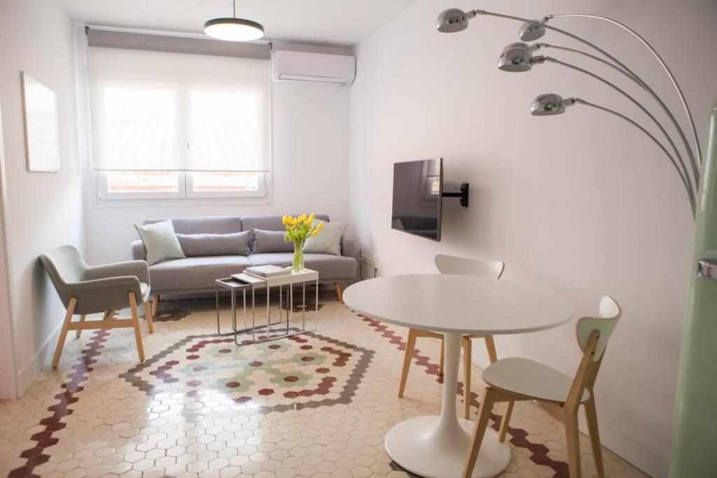Apartamento Triana En Plena Calle Betis Maravilloso Apart.