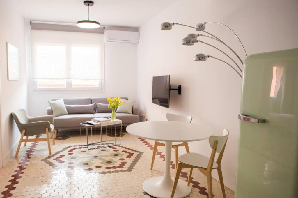 Triana En Plena Calle Betis Maravilloso Apart. *