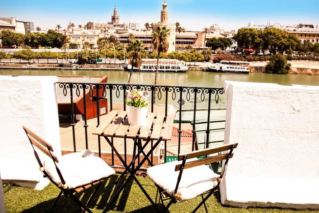 ático Con Vistas A La Torre Del Oro Y Catedral Sevilla