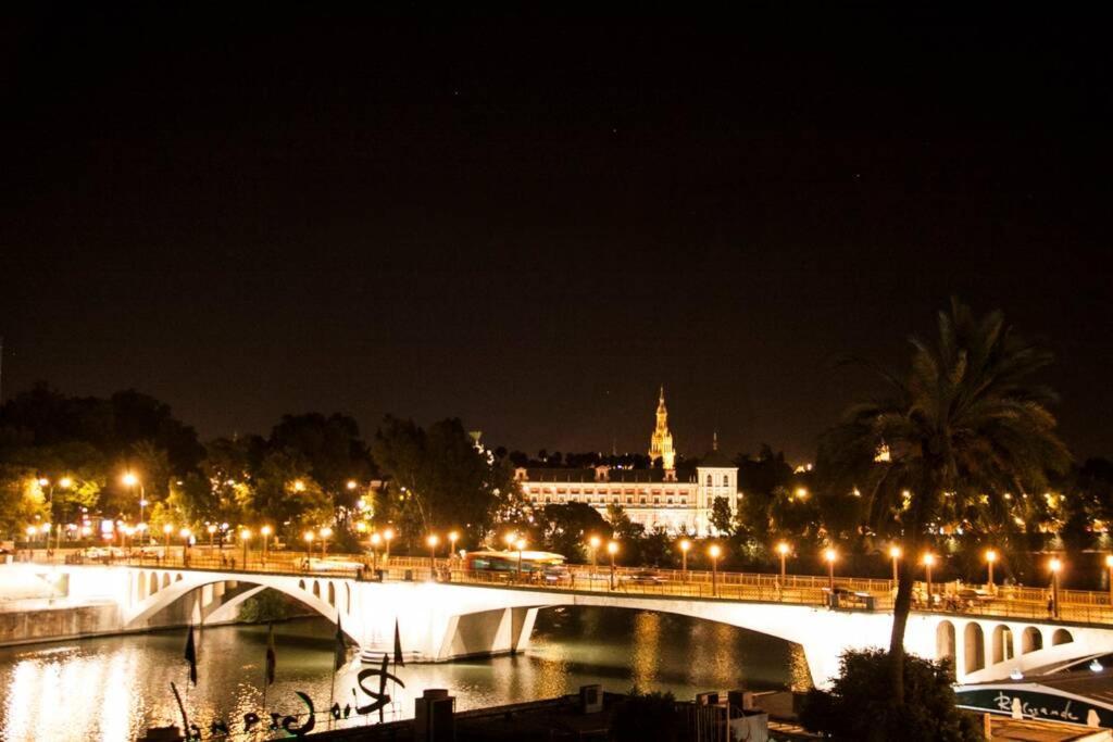 Apartamento ático Con Vistas A La Torre Del Oro Y Catedral *