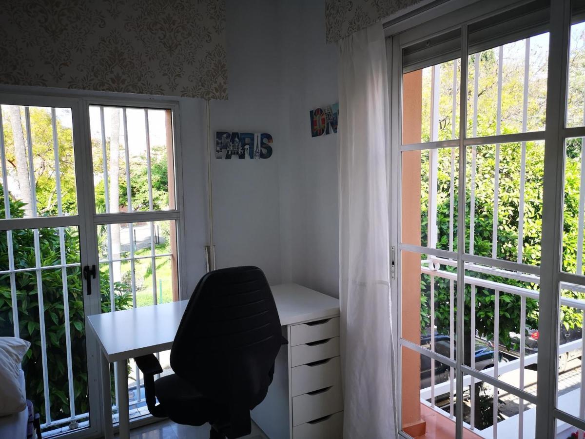 Bright Modern Residencial - Single With Shared Bathroom Near Airport *