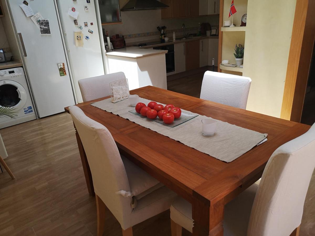 Homestay Bright Modern Residencial - Single With Shared Bathroom Near Airport