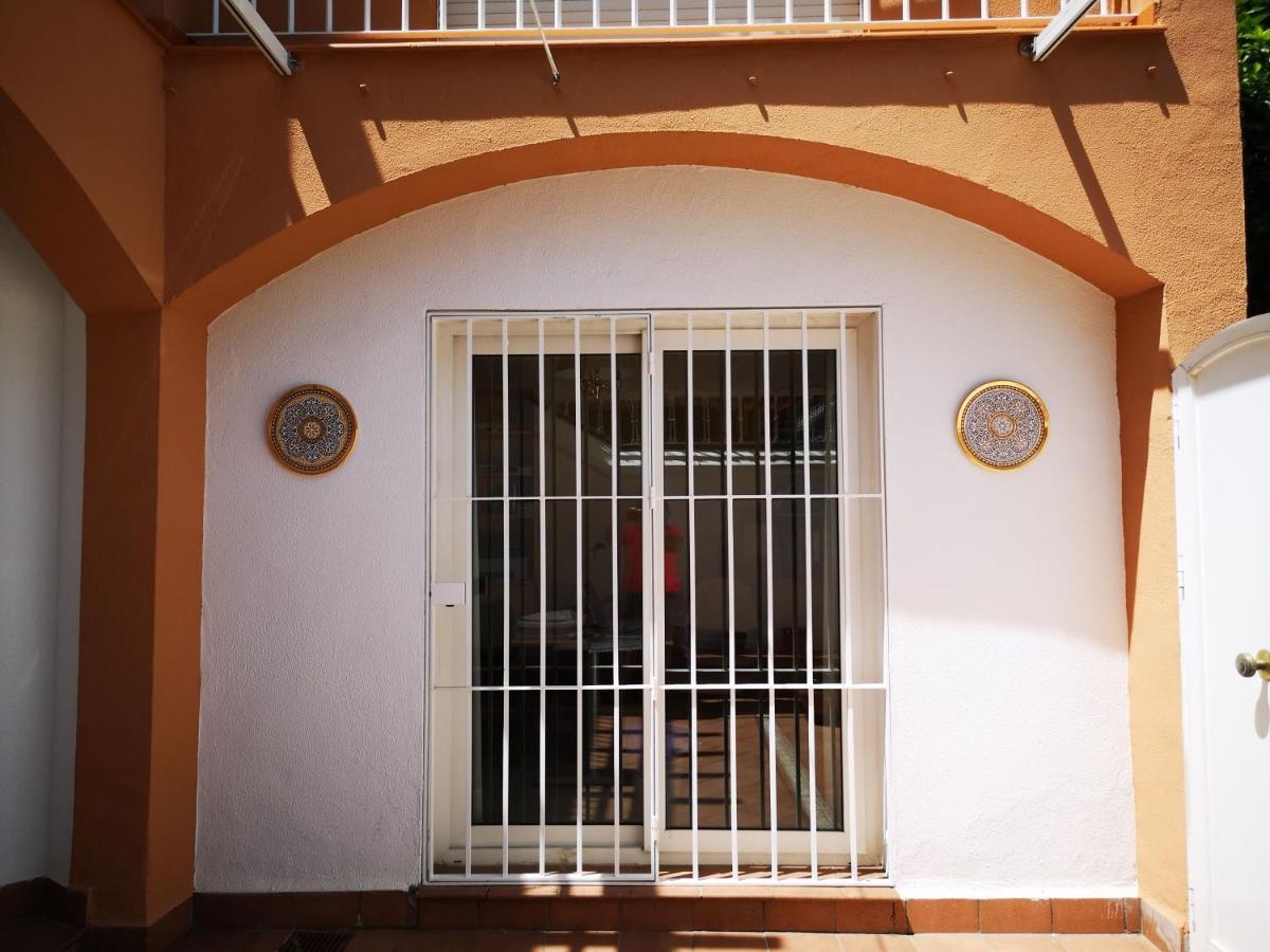 Bright Modern Residencial - Single With Shared Bathroom Near Airport *