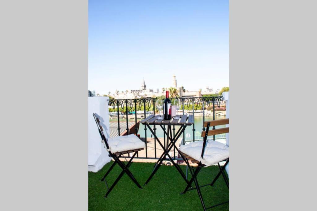Apartamento ático Con Vistas A La Torre Del Oro Y Catedral *