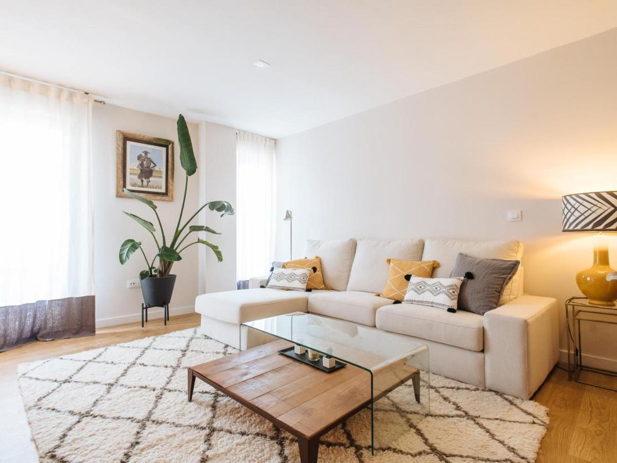 Pz Triana Amplio, Moderno Y Luminoso 2d 2b Apartamento