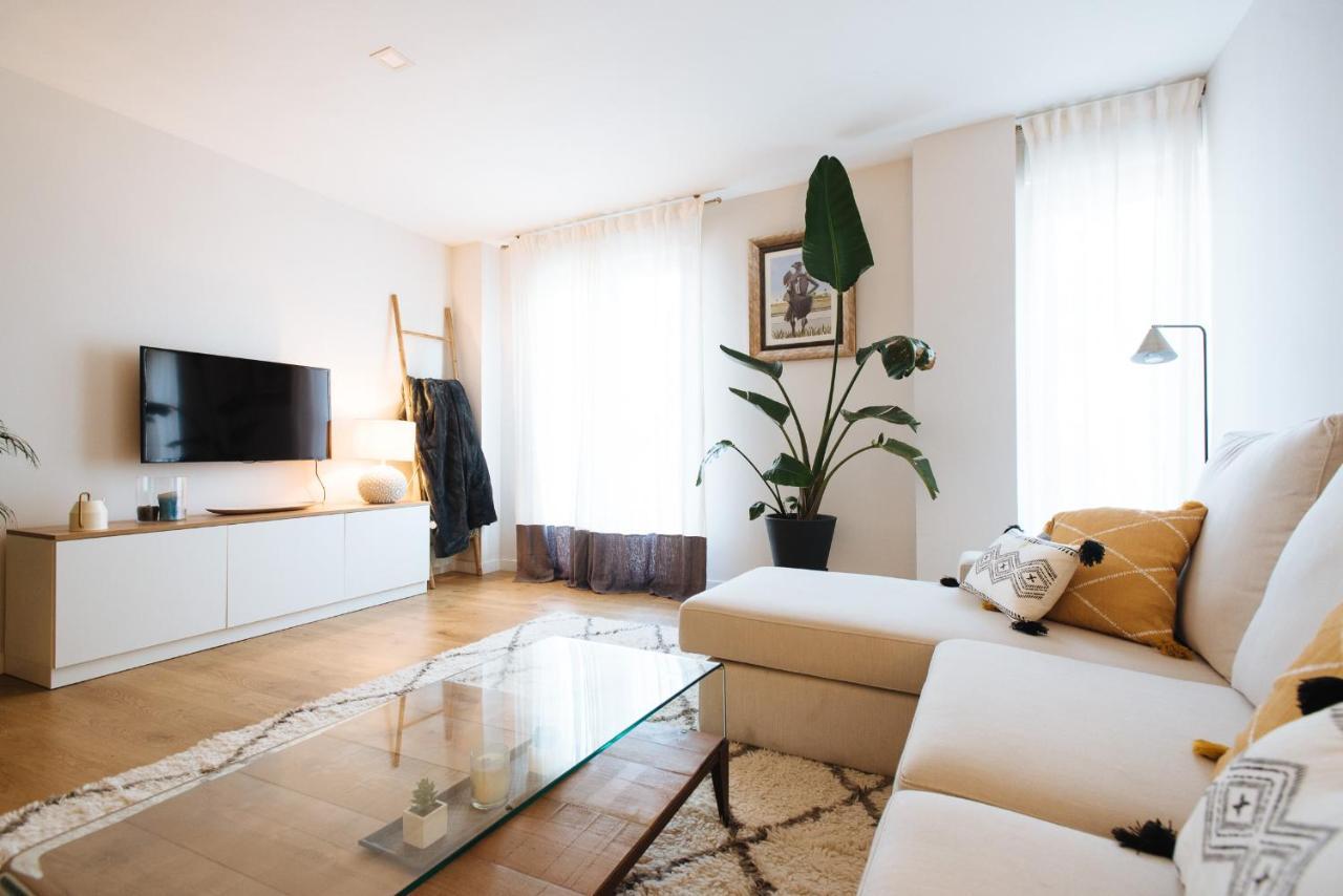 Pz Triana Amplio, Moderno Y Luminoso 2d 2b Apartamento *