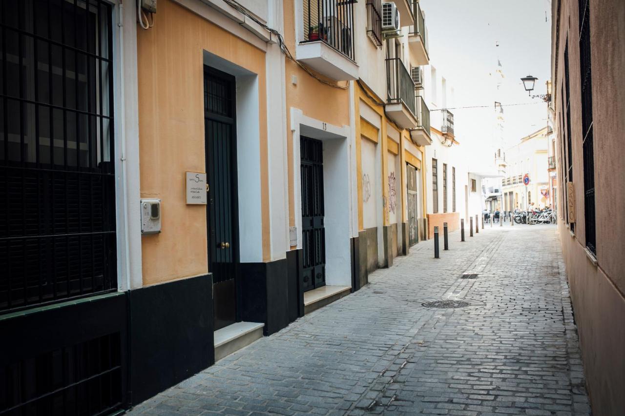 Alohamundi Puerta Osario * Seville