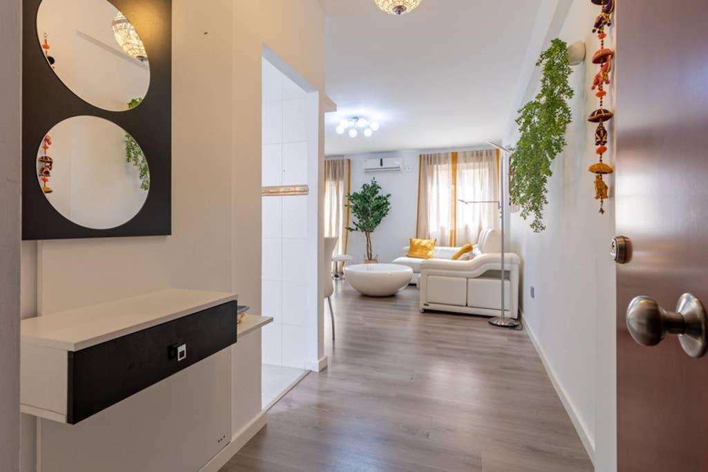 Apartment Triana Maestro Deluxe By Valcambre *