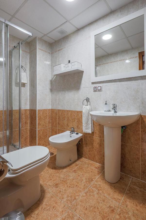 Ruiseñor 10 * Sevilla