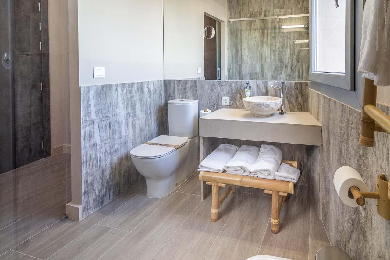 By Qhotels *