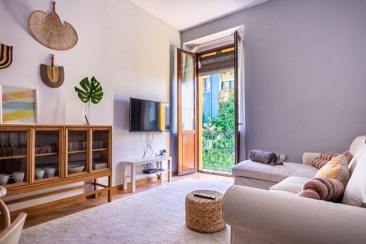 Pop Art, Great Location, San Luis Apartment *