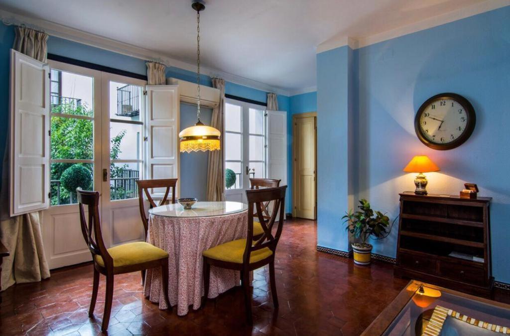 Apartamento En Un En Plaza Alfaro Sevilla