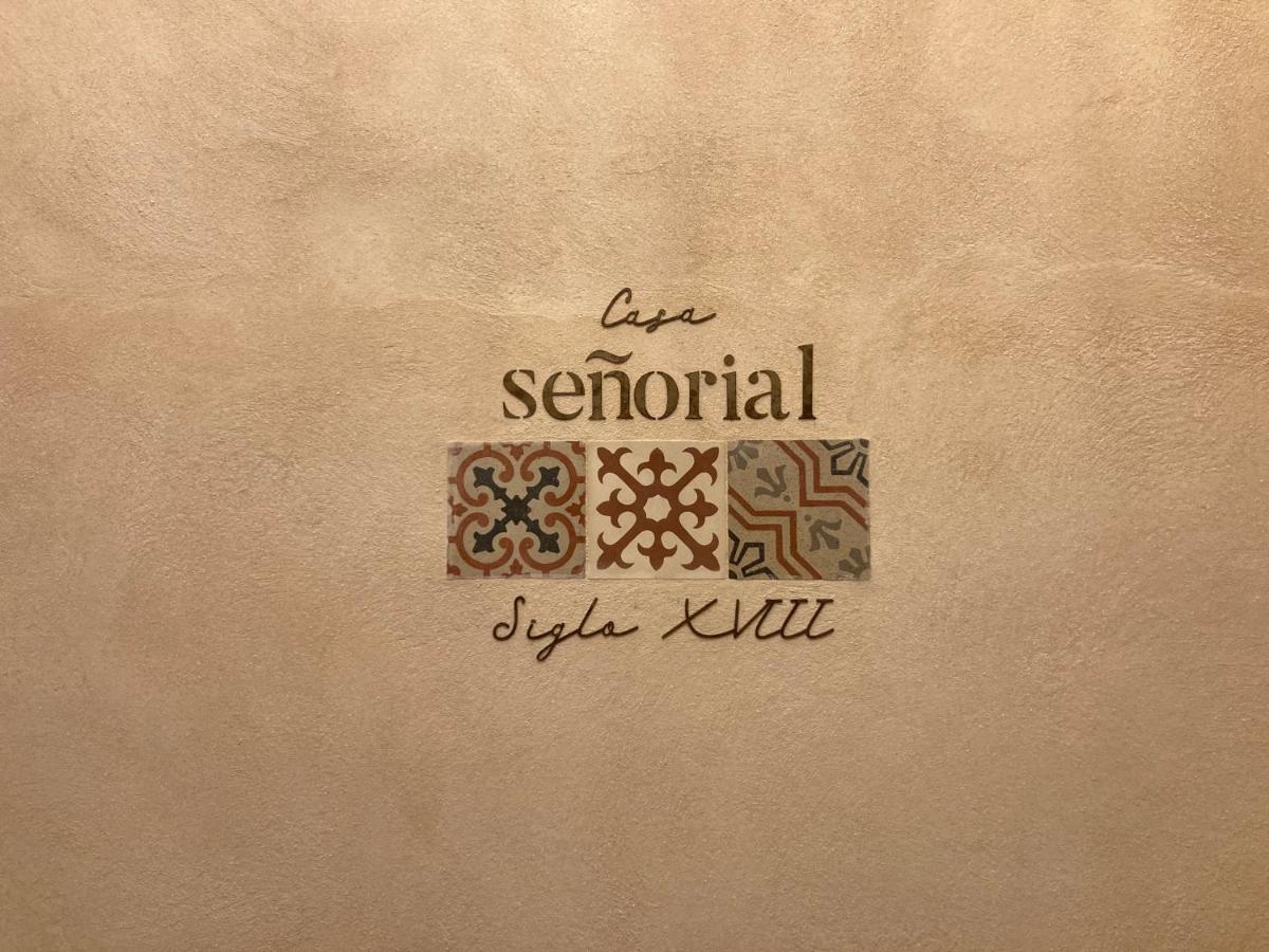 Casa Señorial Del Siglo Xviii * Sevilla