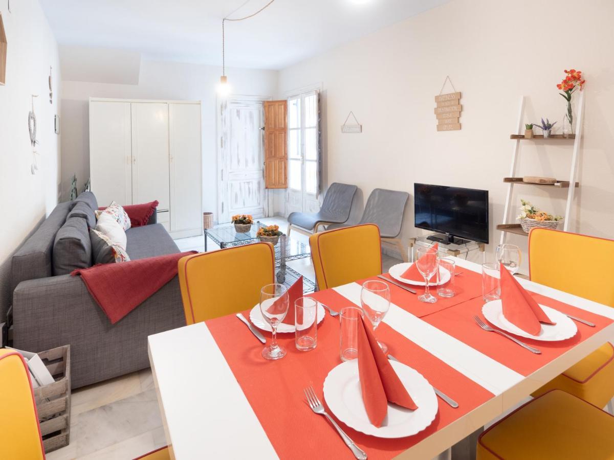 Apartamento Cl Ubicacion Excelente Y Terraza Comun Junto A La Alfalfa