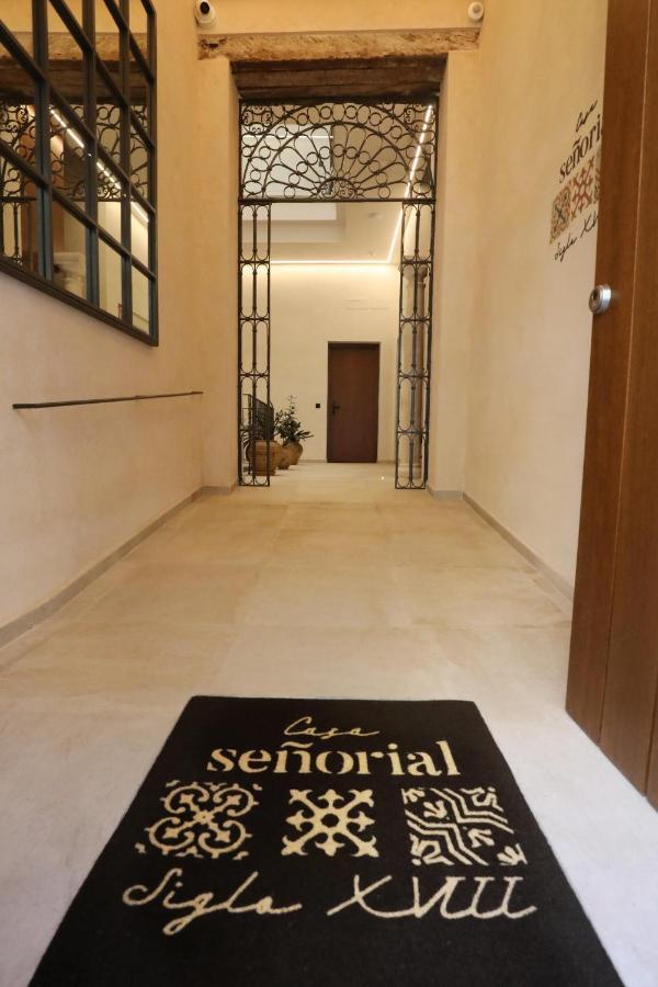 Casa Señorial Del Siglo Xviii * Sevilla