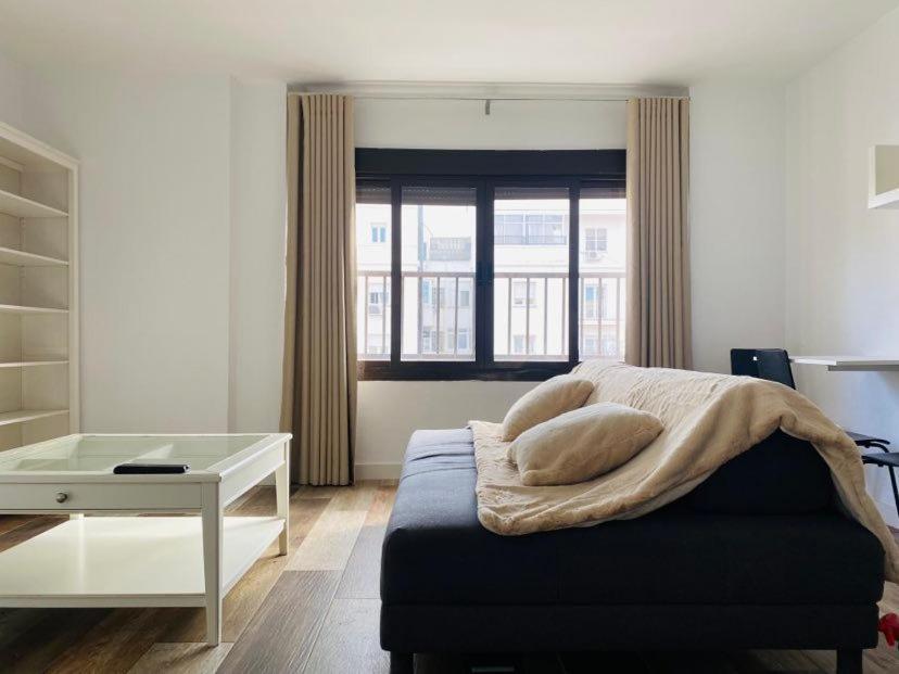 Lovely Triana Flat With Roof Terrace