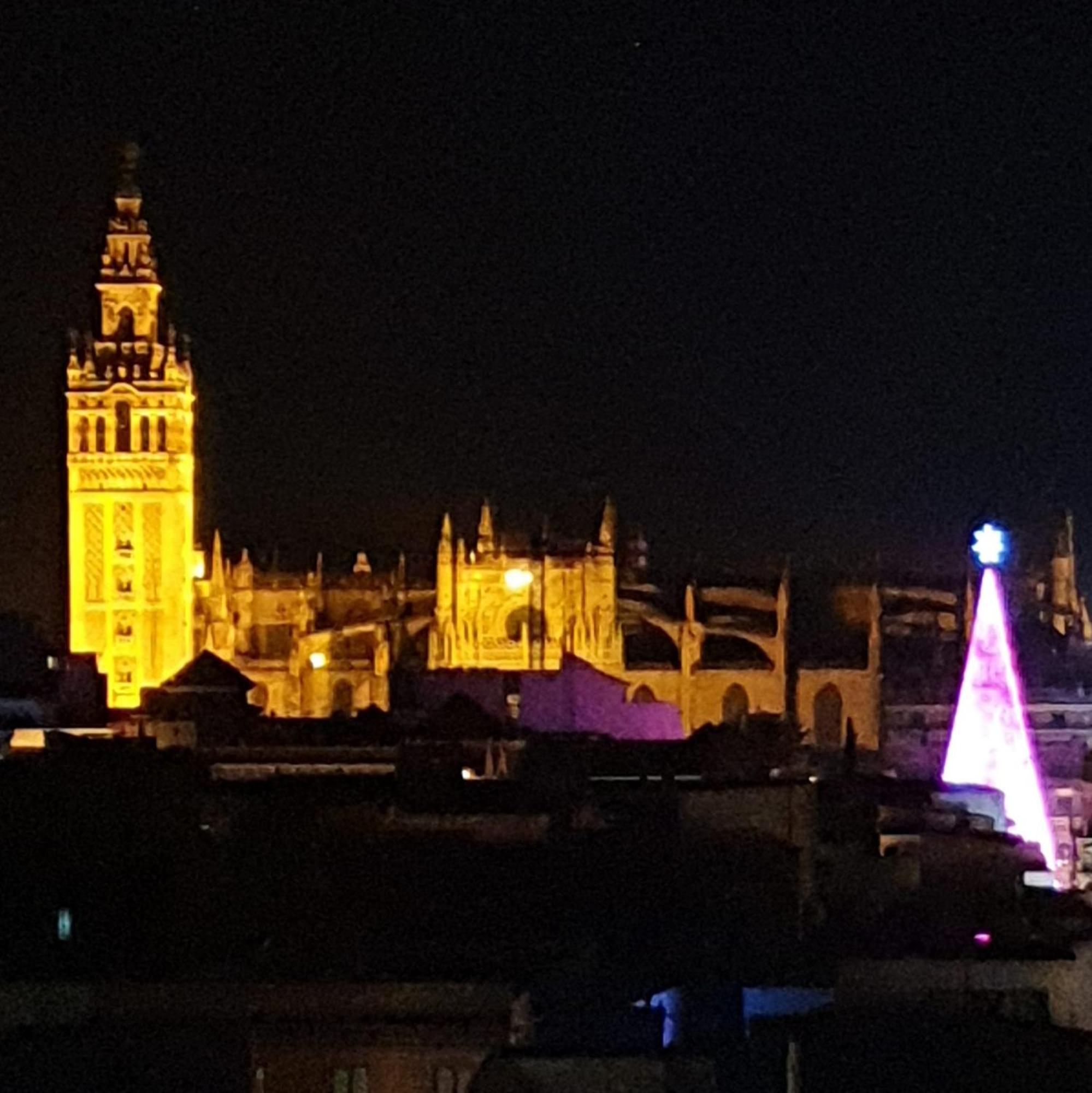 Avanti La Campana, Con Un Balcon Que Te Enamorara Del Ambiente De Apartment