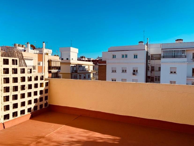 Lovely Triana Flat With Roof Terrace