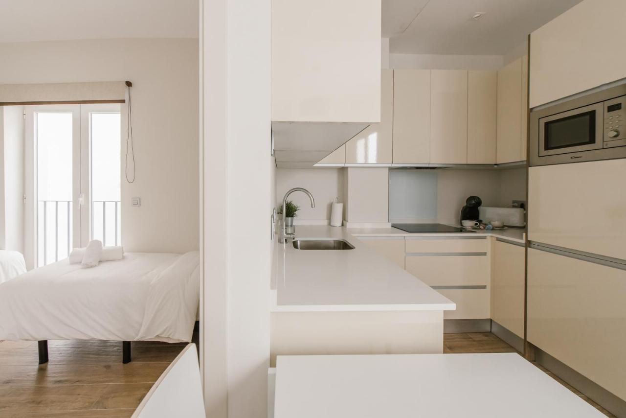Apartamento T1, Tirso De Molina, Luminoso Y Tranquilo