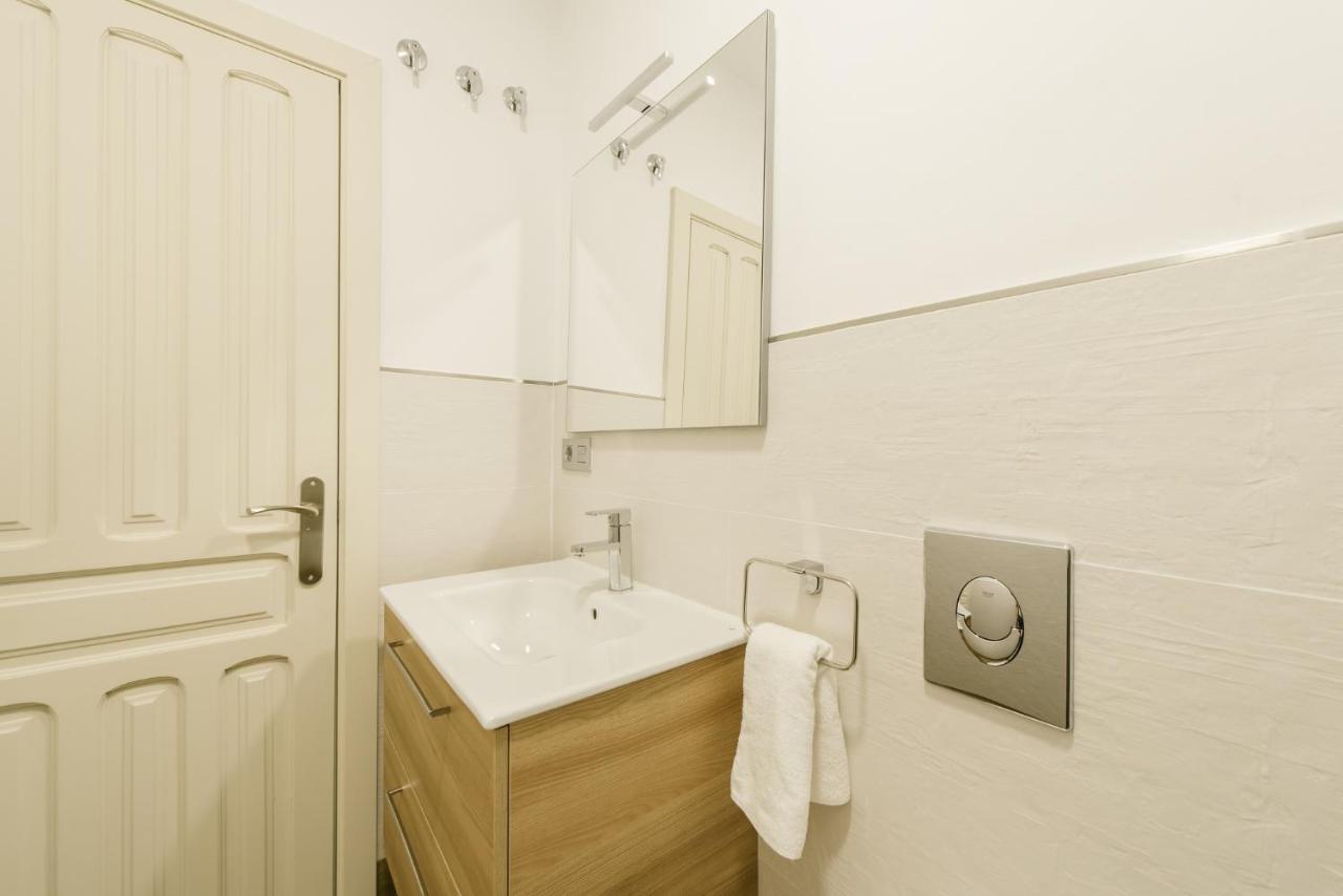 Apartamento T1, Tirso De Molina, Luminoso Y Tranquilo Sevilla