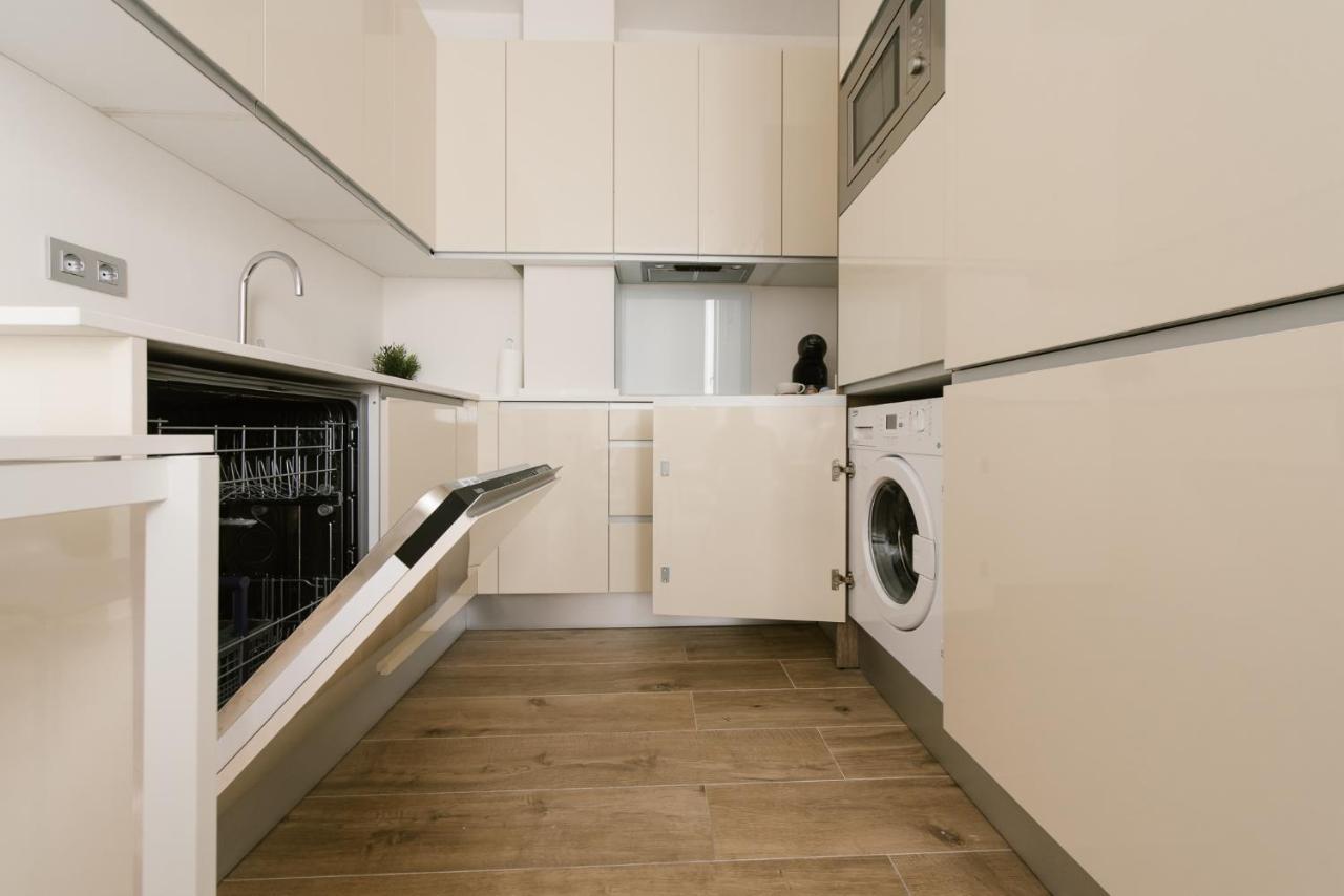 Apartamento T1, Tirso De Molina, Luminoso Y Tranquilo