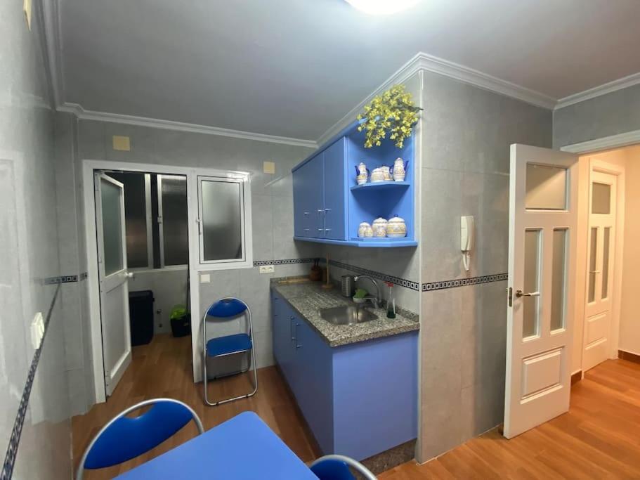Apartment En Luis Montoto, Nervion. Centrico *