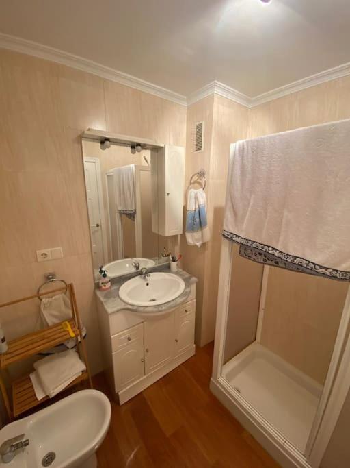 Apartment En Luis Montoto, Nervion. Centrico *