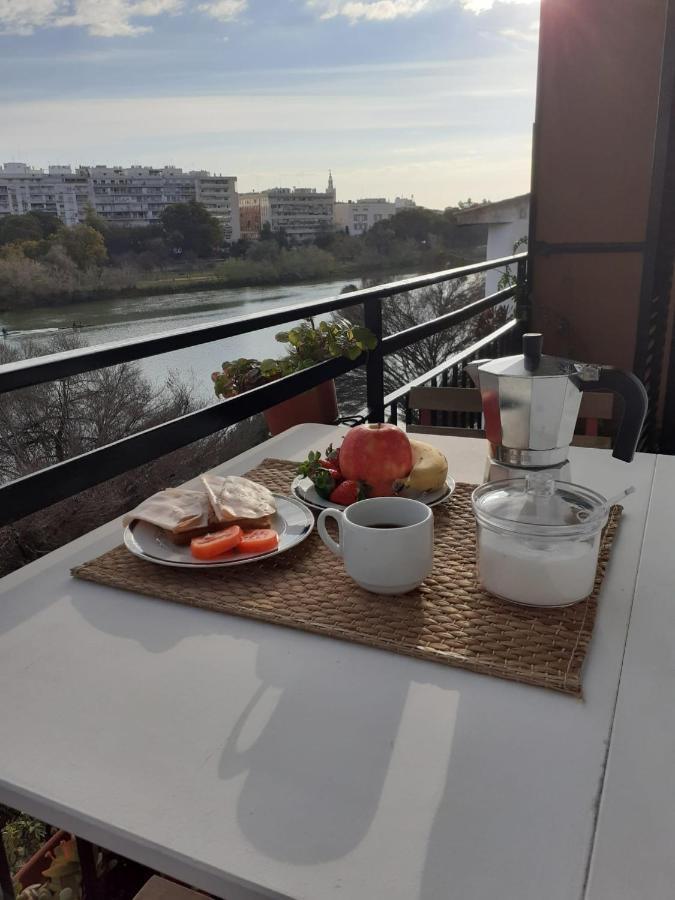 Apartamento Con Vistas Al Rio Guadalquivir En Triana, Apartment *