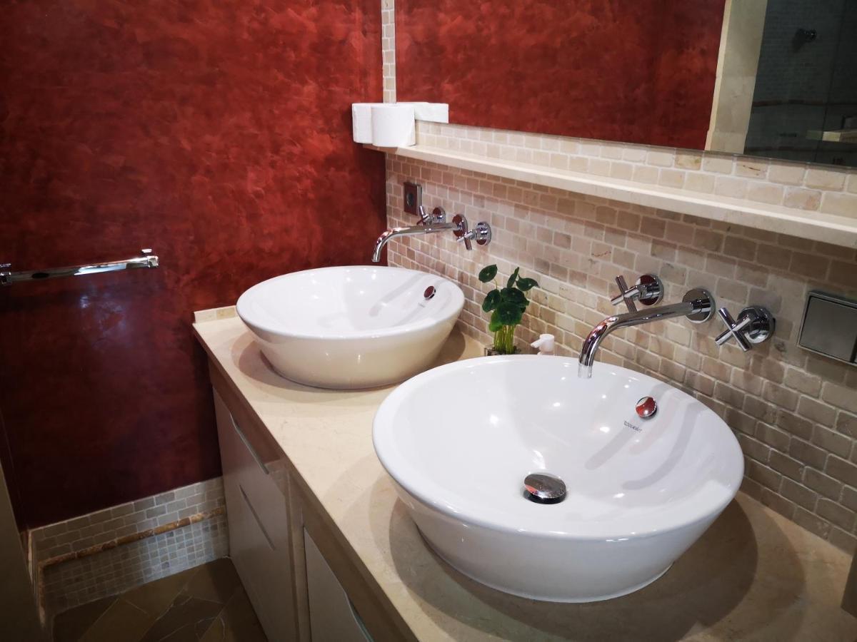 Luxury With Views To Alcazar, Cathedral And Giralda.