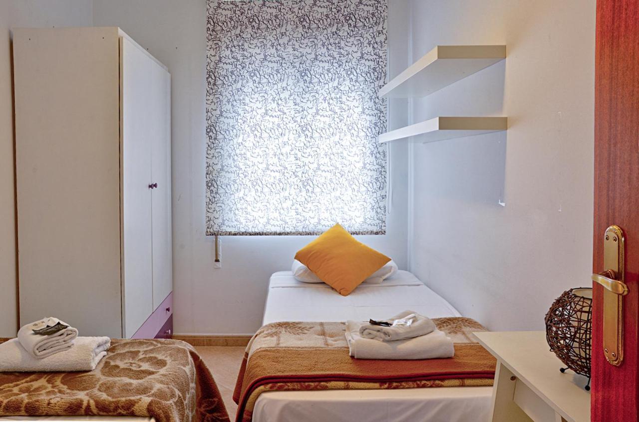 Apartamento CheckINN - Apartamento de 3 dormitorios en Triana