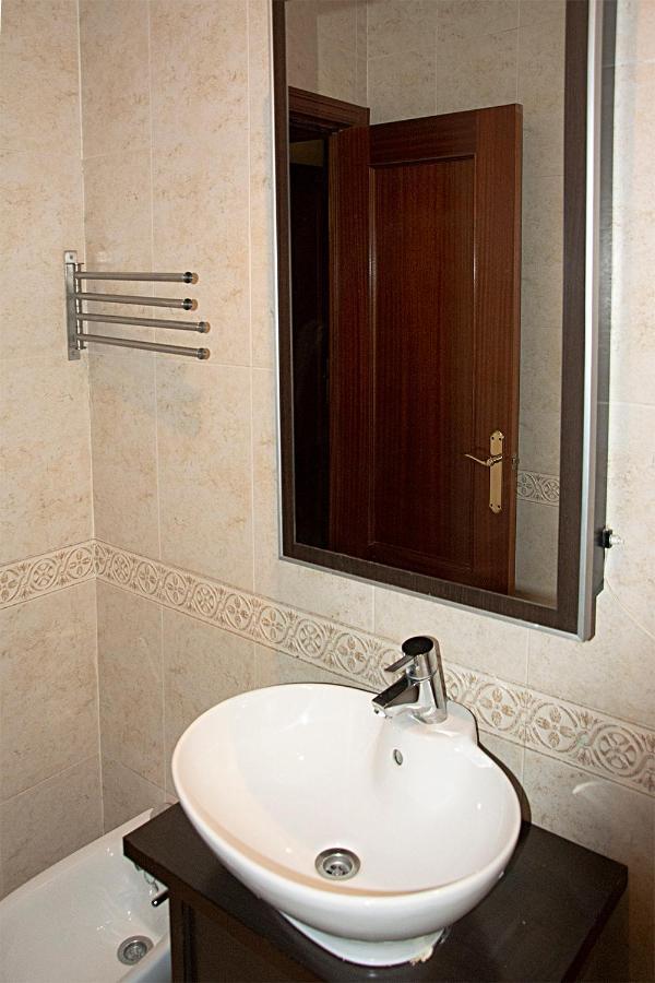 CheckINN - Apartamento de 3 dormitorios en Triana *