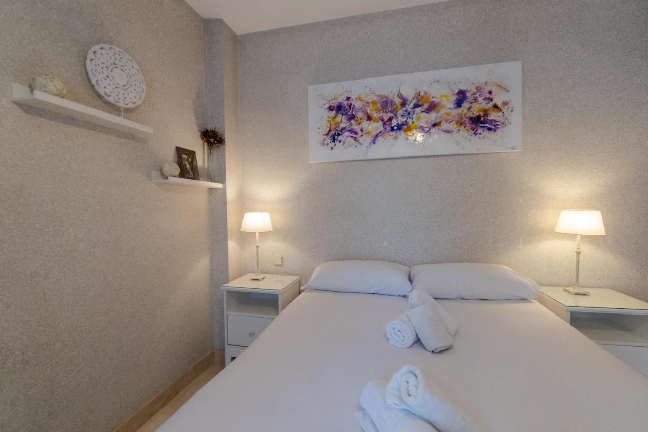 Rentalsevilla A Un Minuto De La Campana Apartamento
